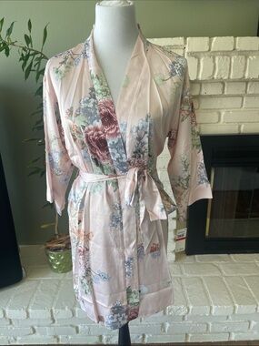 Flora Nikrooz NWT Floral Satin Kimono Robe XS/S Blush Pink